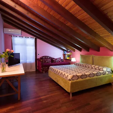 Nella Bed & Breakfast 3*