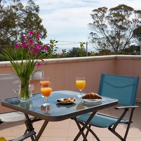 Nella Bed and Breakfast 3*