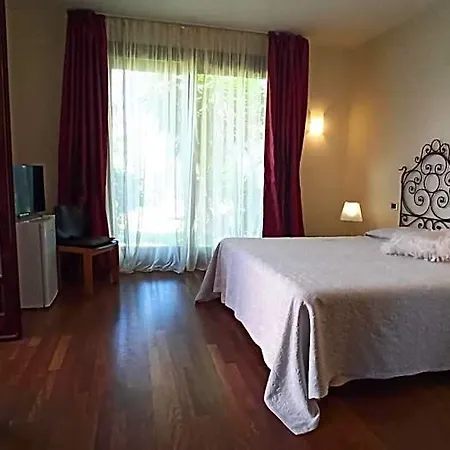 Nella Nocleg ze śniadaniem 3*